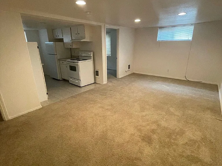 1911 Kincaid St #6 — Photo 2