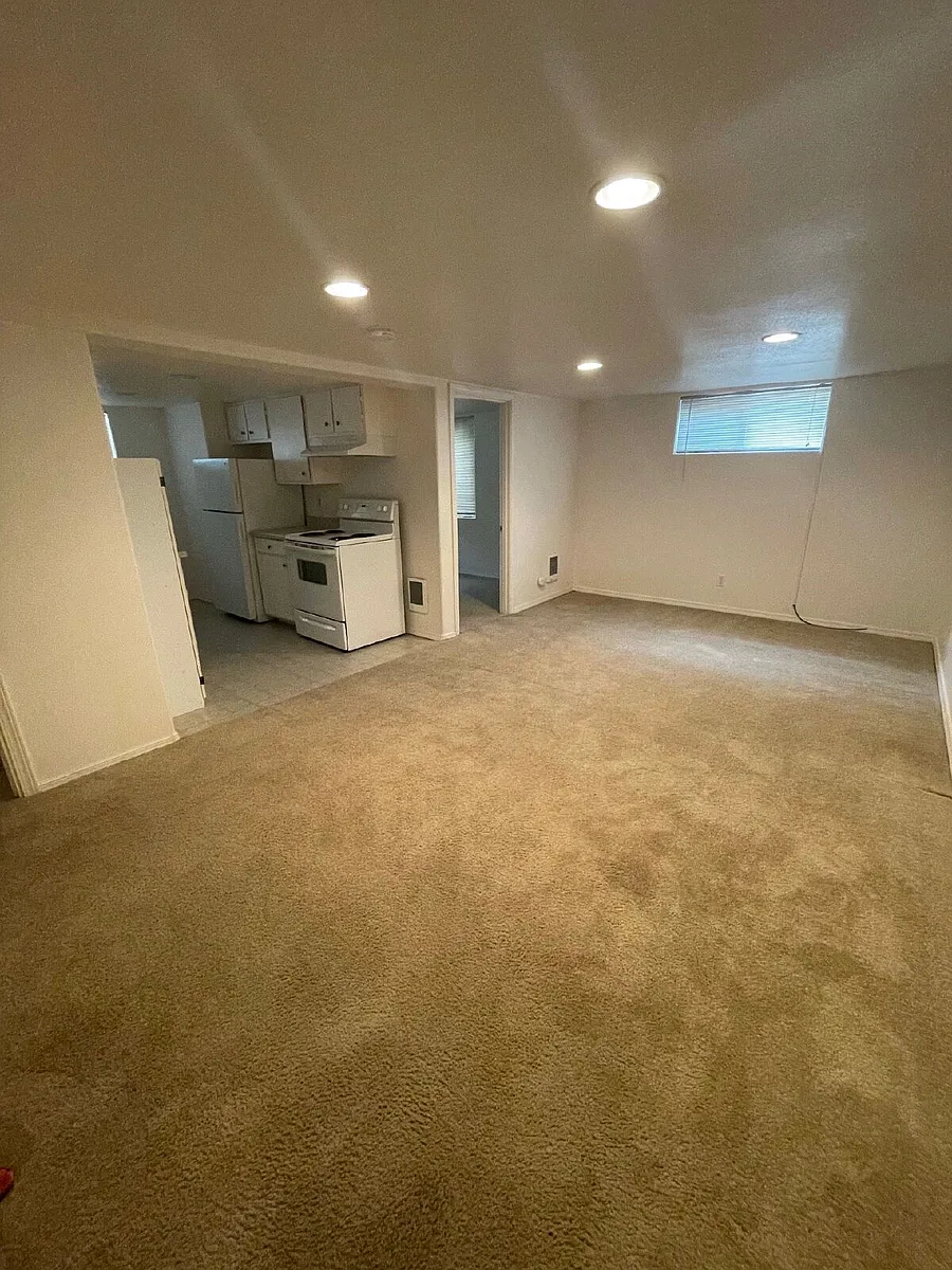 Building Photo - 1911 Kincaid St #6