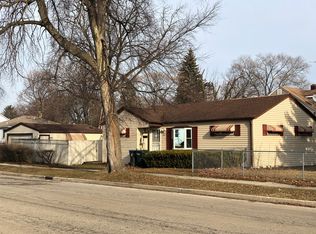 707 S Elmwood Ave, Waukegan, IL 60085