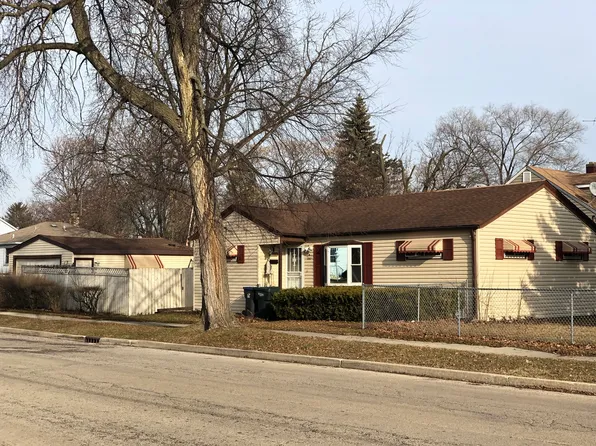 707 S Elmwood Ave, Waukegan, IL 60085