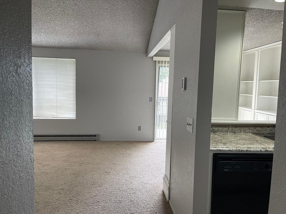 1st image of 14623 NE 35th St
