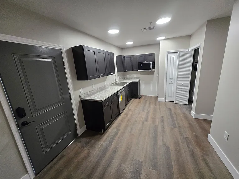 403 McFarland St #102-7 — Photo 5