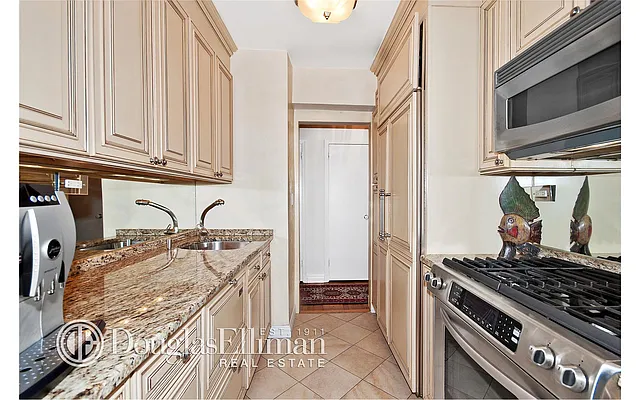 Sold by Douglas Elliman | media 4