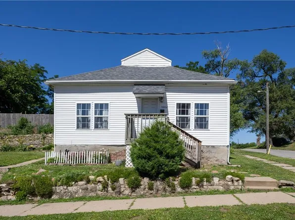 1002 S 14th St, Saint Joseph, MO 64503