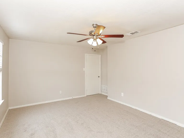 9000 Christopher Cir — Photo 17
