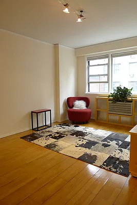 Rented by Flat Iron Real Estate | media 8