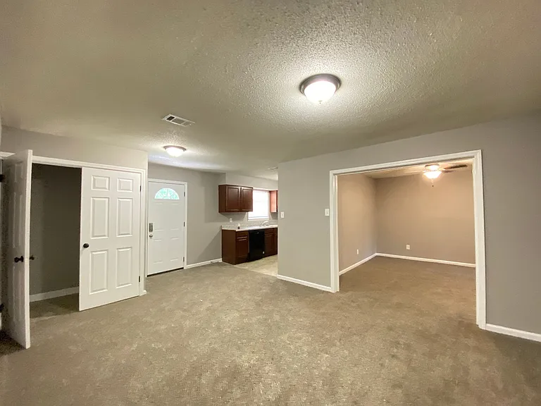 12 Warren Dr — Photo 8