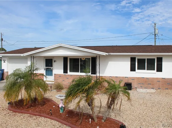 3917 Cherrywood Dr, Holiday, FL 34691