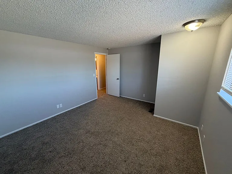 6502-6508 Wheatland Rd N — Photo 16