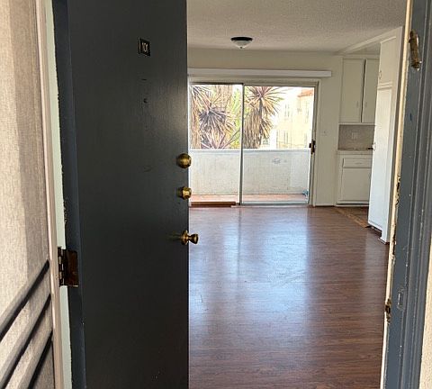 4th image of 1123 S Wooster St APT 101