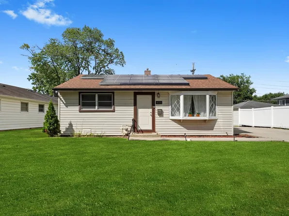4101 Owl Dr, Rolling Meadows, IL 60008