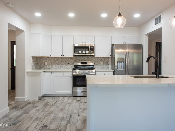 4th image of 3230 E SWEETWATER Avenue