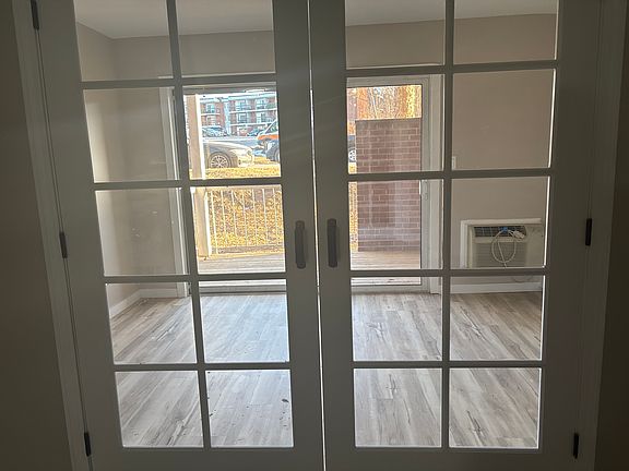 5th image of 353 Schraffts Dr APT 114