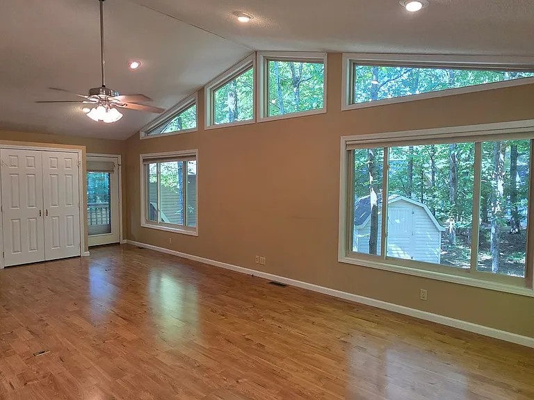 130 Berkshire Loop — Photo 6