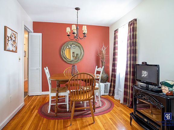 4th image of 24 Clinton Ct