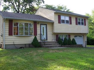 1 Locust Dr, Lebanon, NJ 08833