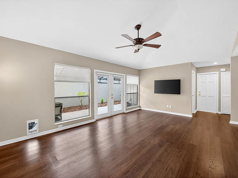1886 Demetree Dr — Photo 8