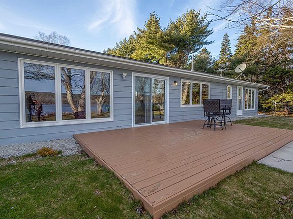 4th image of 378 Stewart Rd