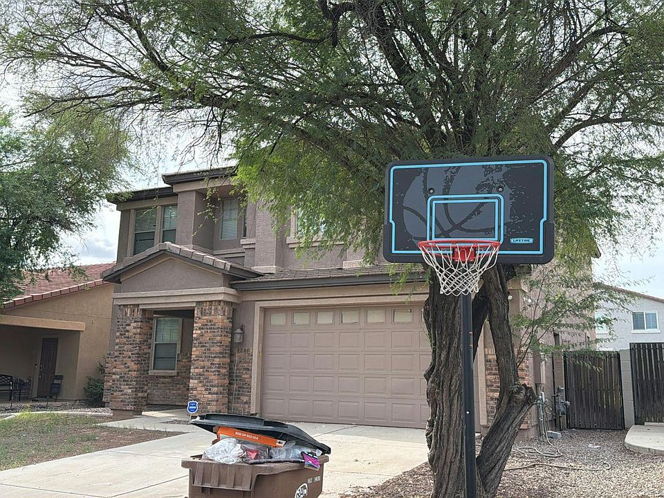 2nd image of 1097 E Saddleback Pl