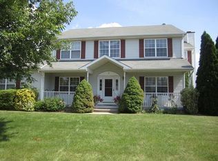 7 Staudt Ct, Somerset, NJ 08873