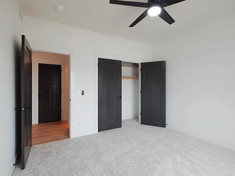 8620 S 50th Ct — Photo 15