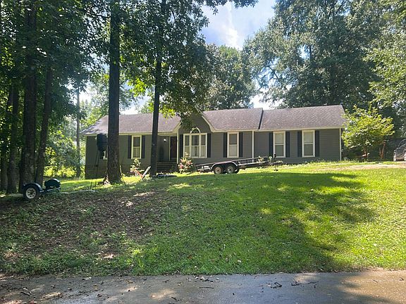 3rd image of 1312 Charter Cir