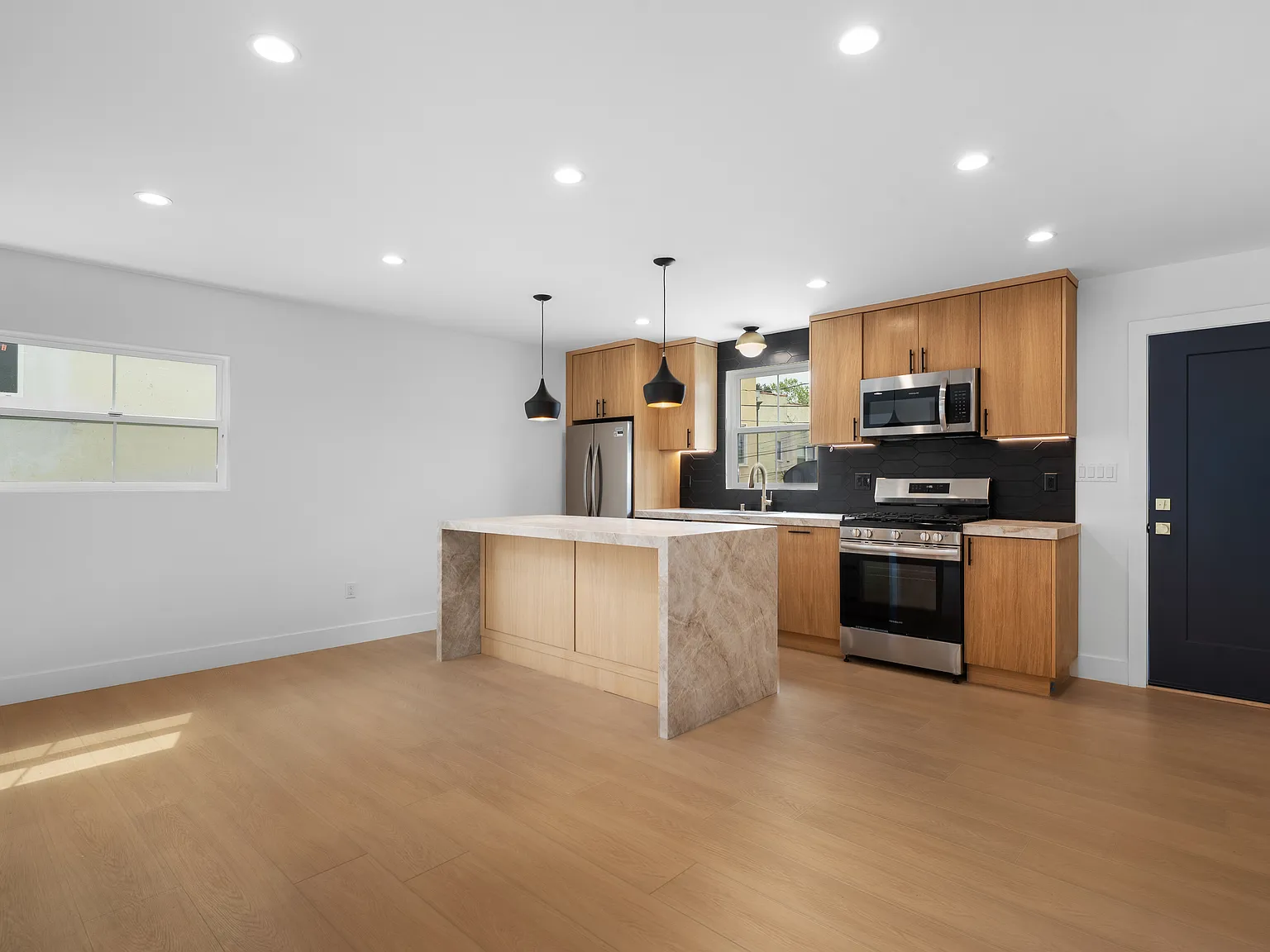 1 bed, 650 sqft, $3,100 — Photo 3
