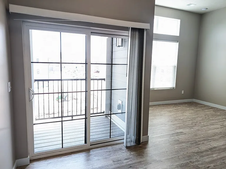 2404 Hudson Way — Photo 32