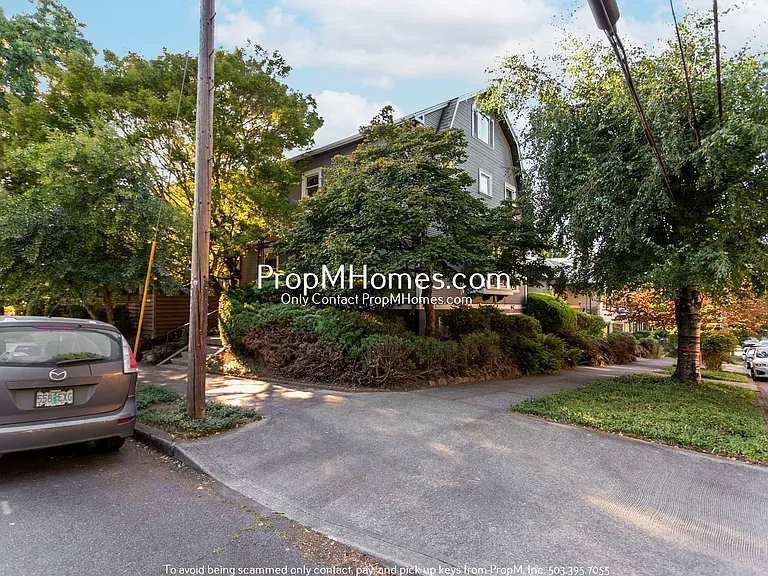 2233 SE Taylor St — Photo 22