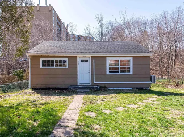 116 Coronation Ave, Halifax, NS B3N 2N1