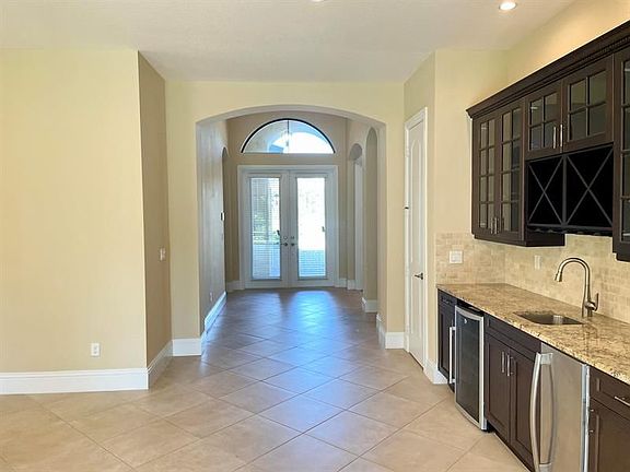 4th image of 270 SE Calmo Cir