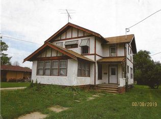 411 E Maple St, Centerville, IA 52544