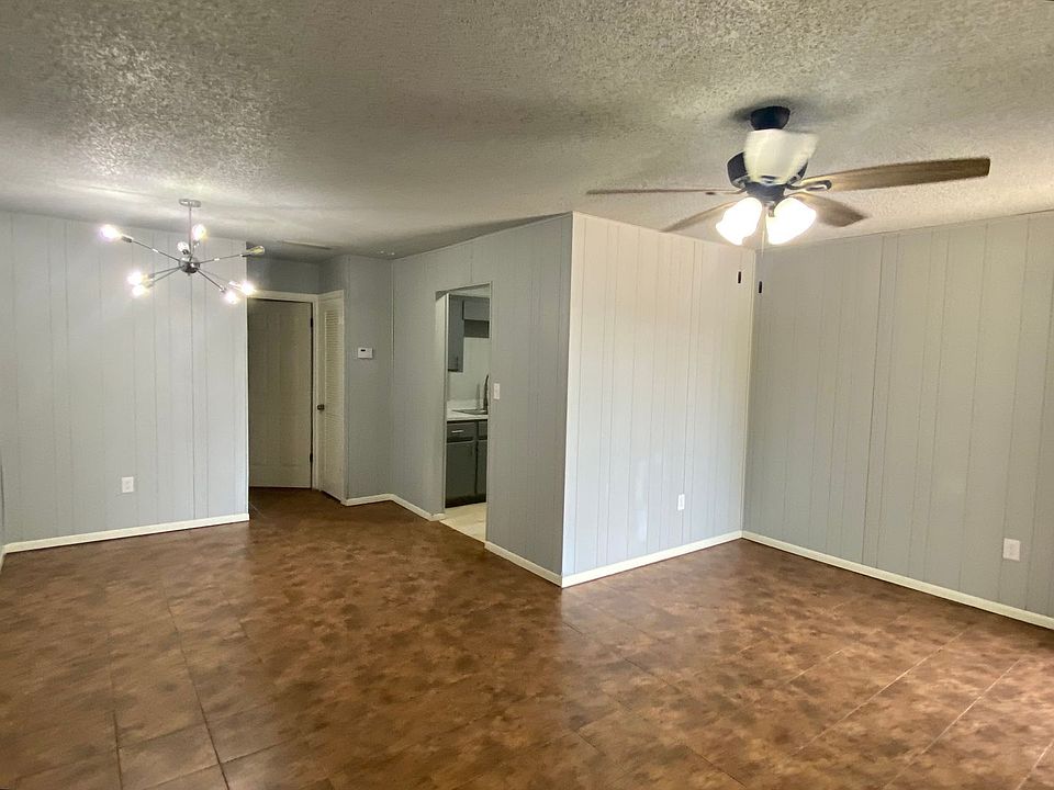 1st image of 301 E 4th St APT 11