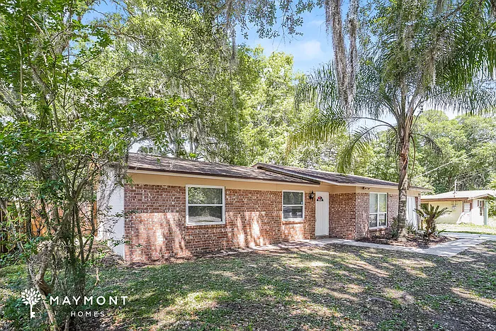 3 bed, 2.0 bath, 1319 sqft, $1,695 — Photo 3