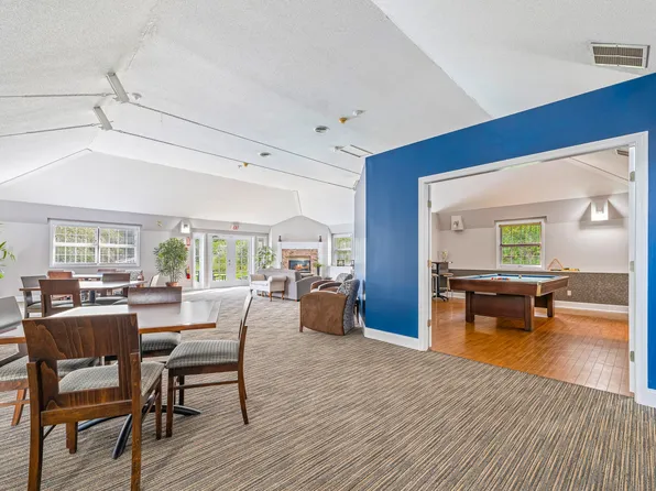 Four Winds Apartments