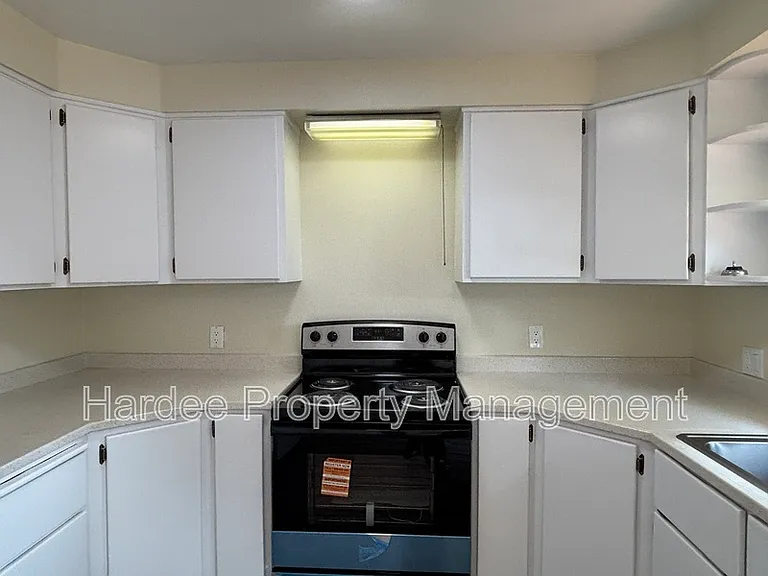 2106 N 33rd St — Photo 6