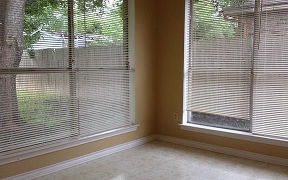 5th image of 2003 Glenn Ln
