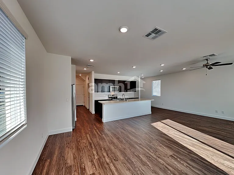 3344 Blodwen St — Photo 5