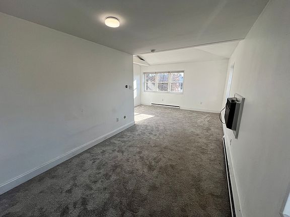 4th image of 148 Waterman St #3