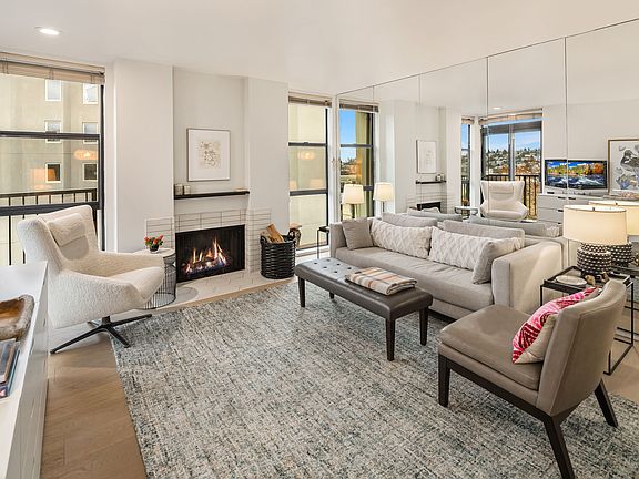 4th image of 730 Bellevue Ave E APT 5