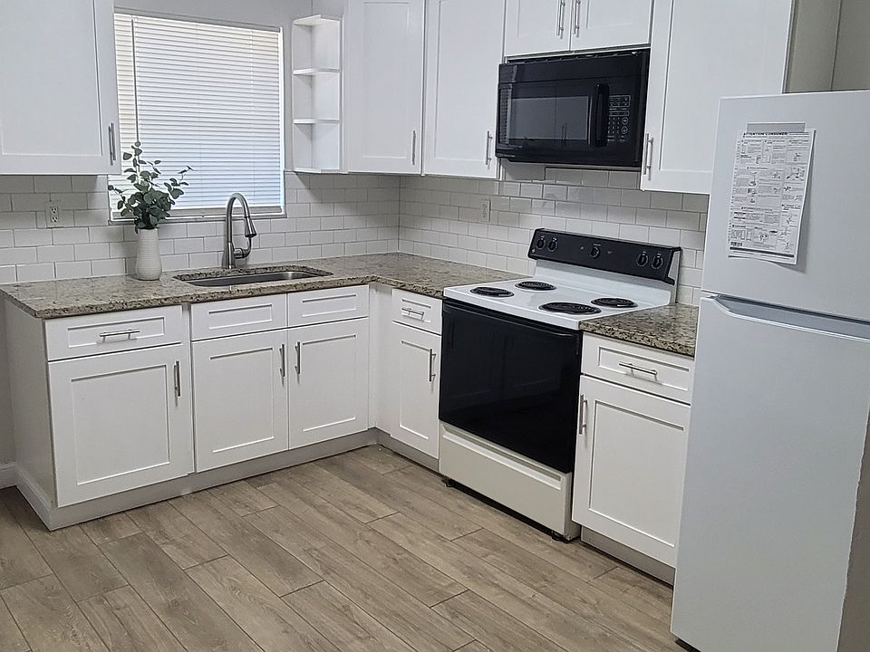 1st image of 316 SW 9th St #2