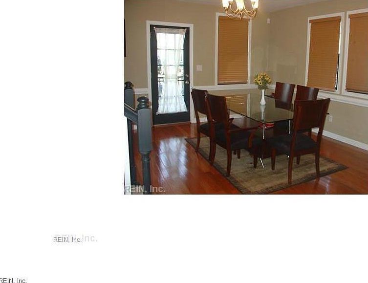2nd image of 1045 Leckie St