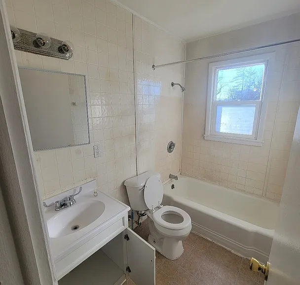 6005 Dickson Rd #3 — Photo 8