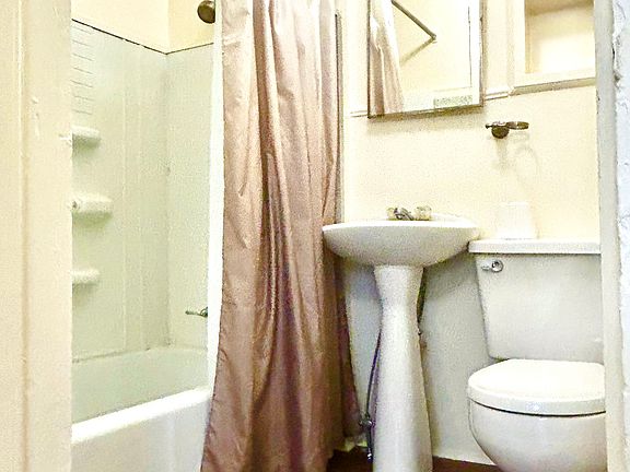 5th image of 112 N Queen St #3