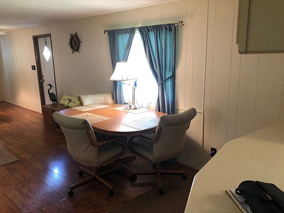 5th image of 66 Rose Dr