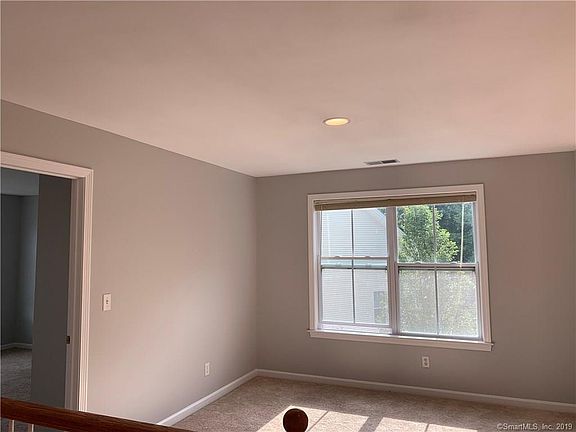 2nd image of 6 Stonington Ct #6
