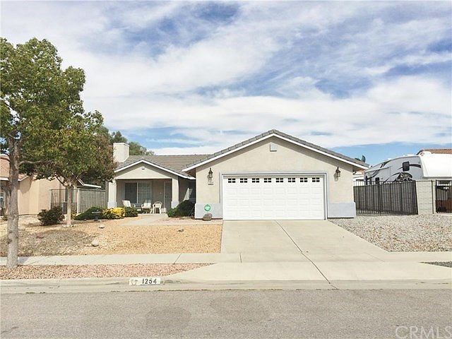 TURNKEY 3BD/2BA HOME IN 55+SENIORS ONLY COMMUNITY. GATED RV PARKING ALONGSIDE YOUR HOME. METAL FRAMED HOME WITH TILE ROOF, DUAL PANE WINDOWS. LOW TAX AREA. NO MELLO ROOS, HOA ONLY $64/YEAR