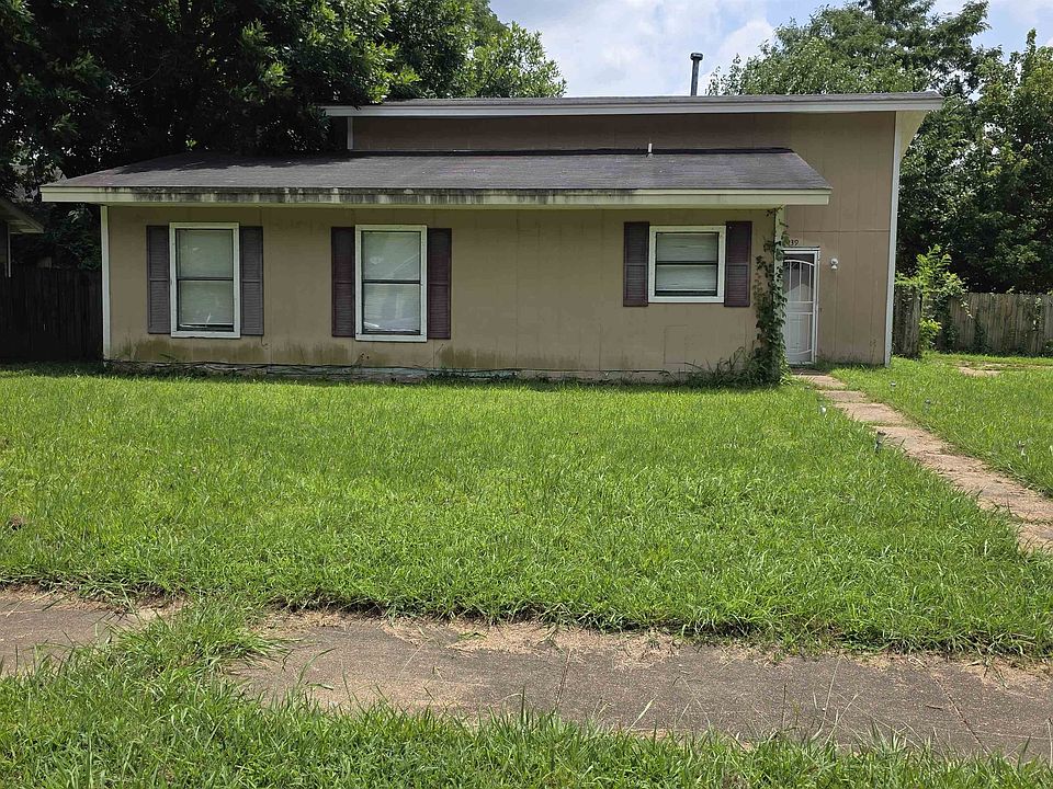 1st image of 2439 Durham Dr