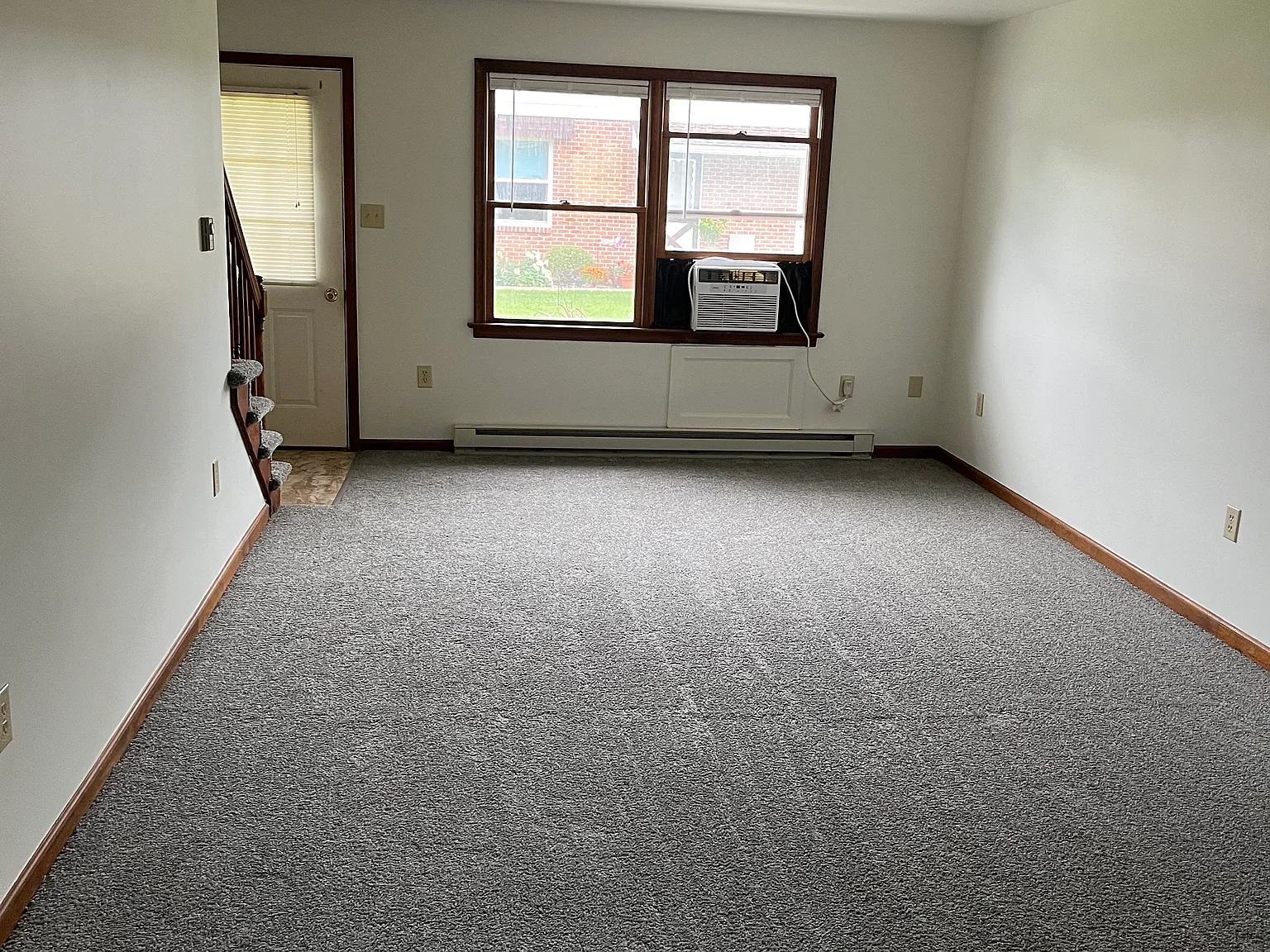276 Landis Ln — Photo 4