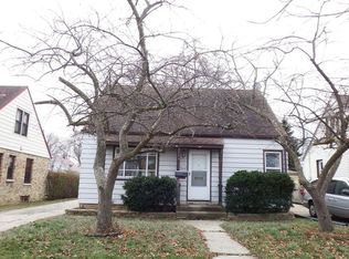 2823 E Allerton Ave, Saint Francis, WI 53235